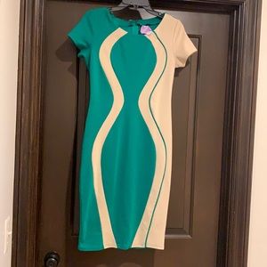 EUC - green & cream dress w/ front detail design